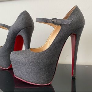 Christian Louboutin Lady Daf 160 Flannel Pumps 38 1/2 ❤️